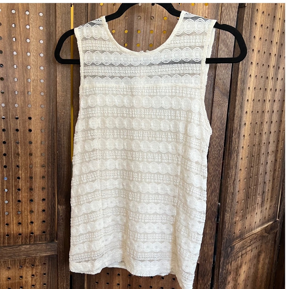 Ann Taylor White Lace Overlay Sleeveless Top Size XS coquette crochet layer